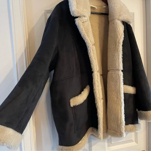 Doen Snowbell Shearling Coat in black SZ Large GUC - Picture 4 of 7